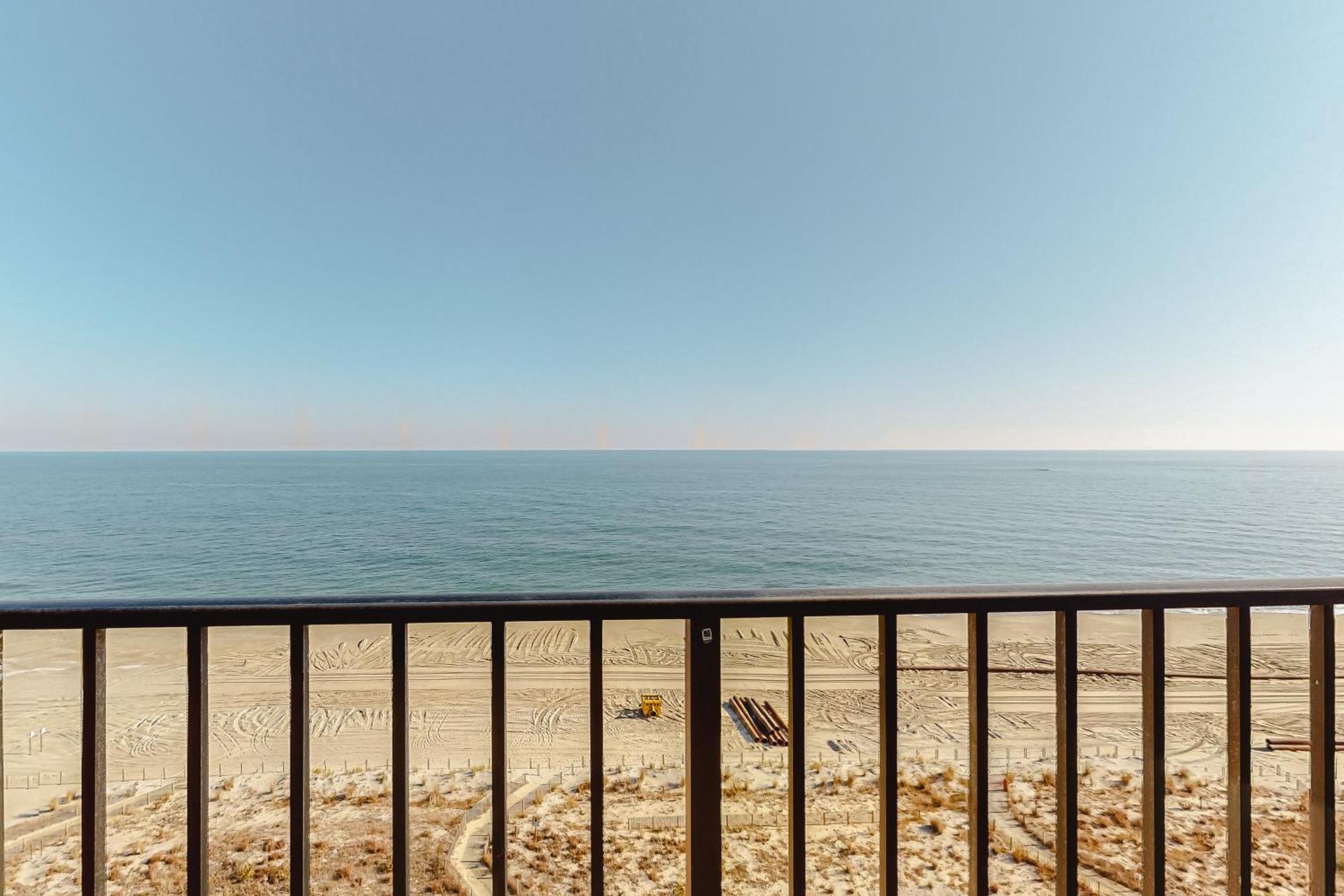 Plaza II Hotel Ocean City Room photo